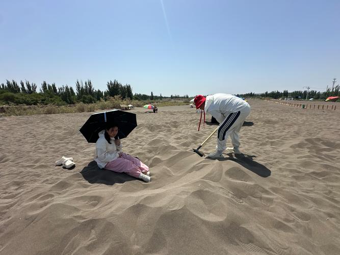 热浪中的生命馈赠 吐鲁番沙疗如何演绎康养旅游的“热”经济